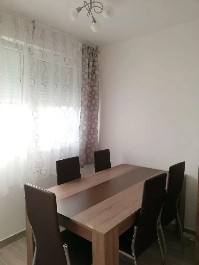 Apartment White Pula 0*,