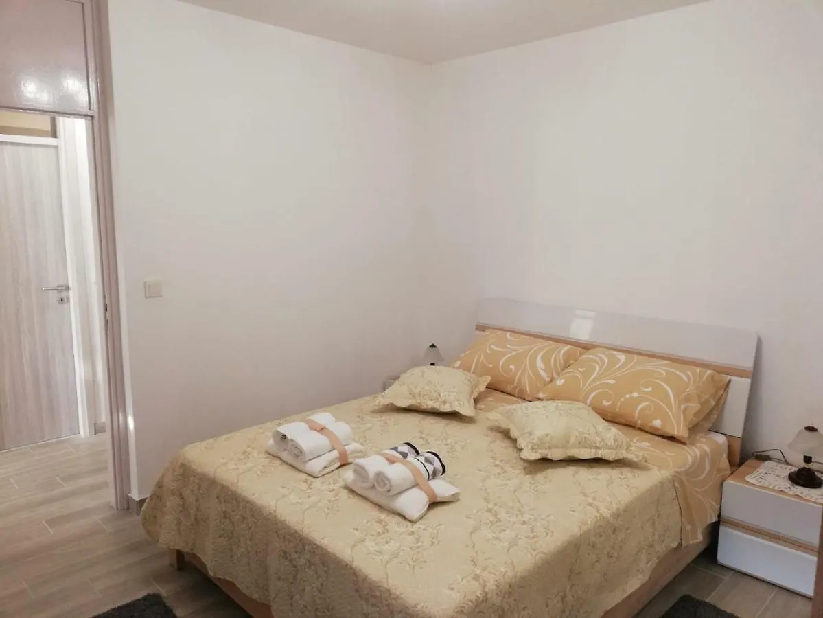 Apartment White Pula