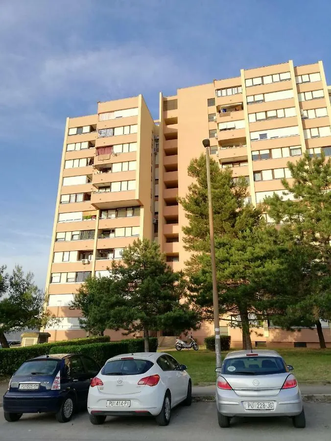 Apartment White Pula